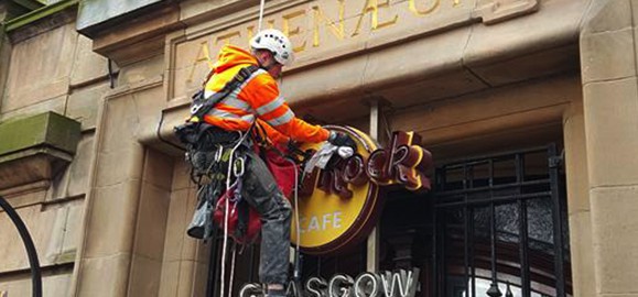 building signage cleaning